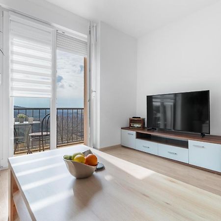 Apartment Mdm Buje Eksteriør billede