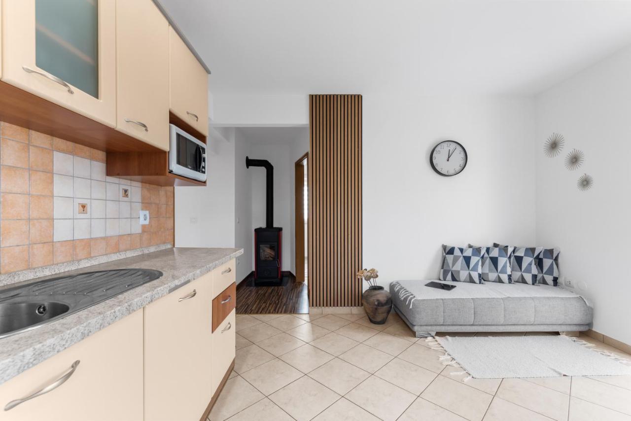 Apartment Mdm Buje Eksteriør billede