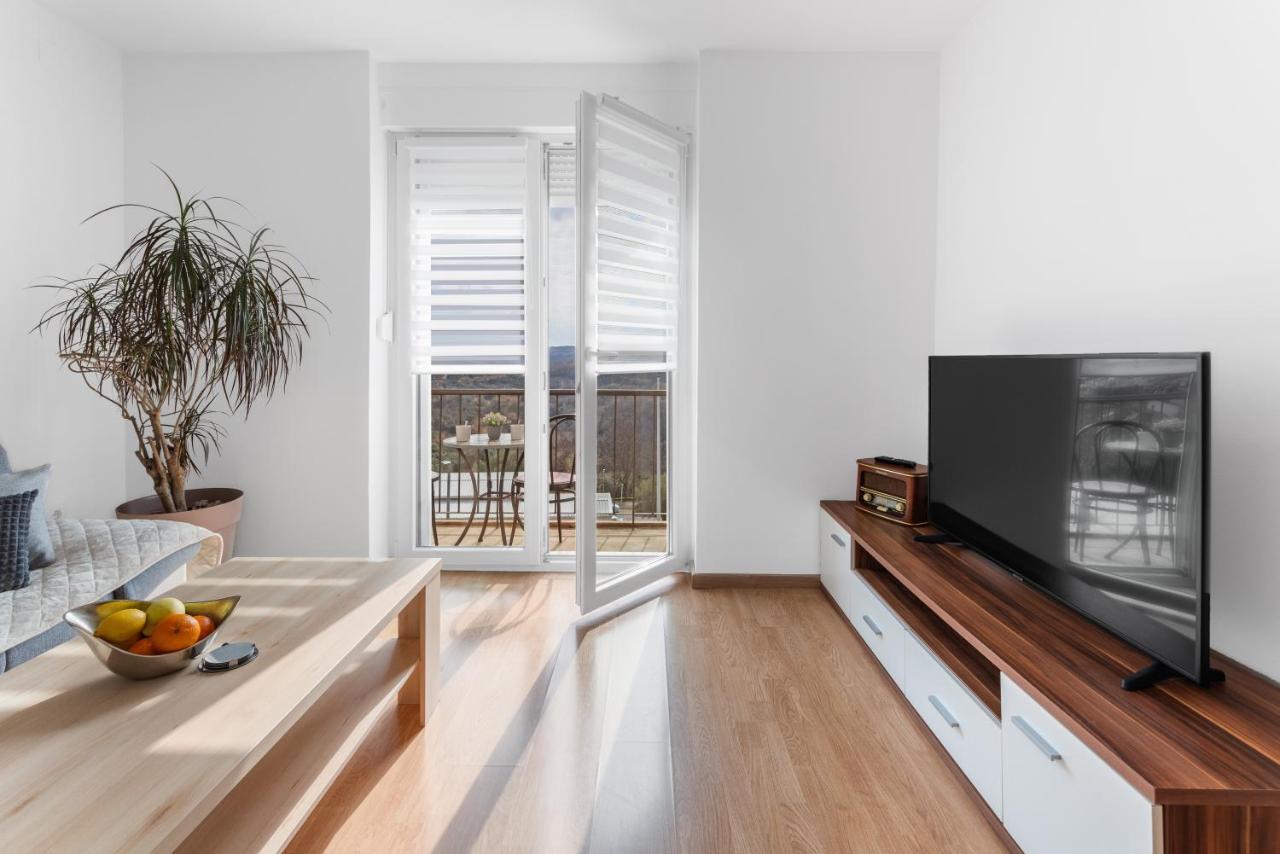 Apartment Mdm Buje Eksteriør billede