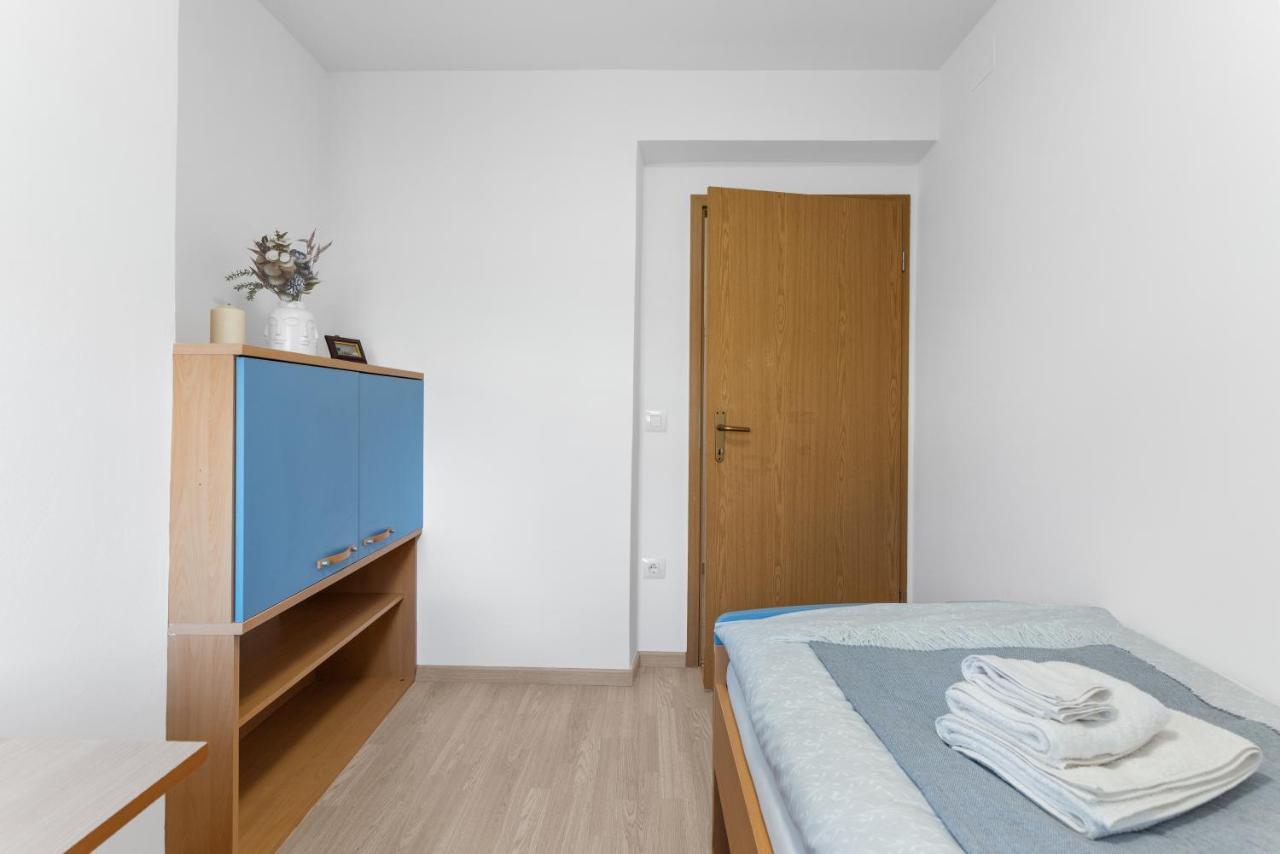 Apartment Mdm Buje Eksteriør billede
