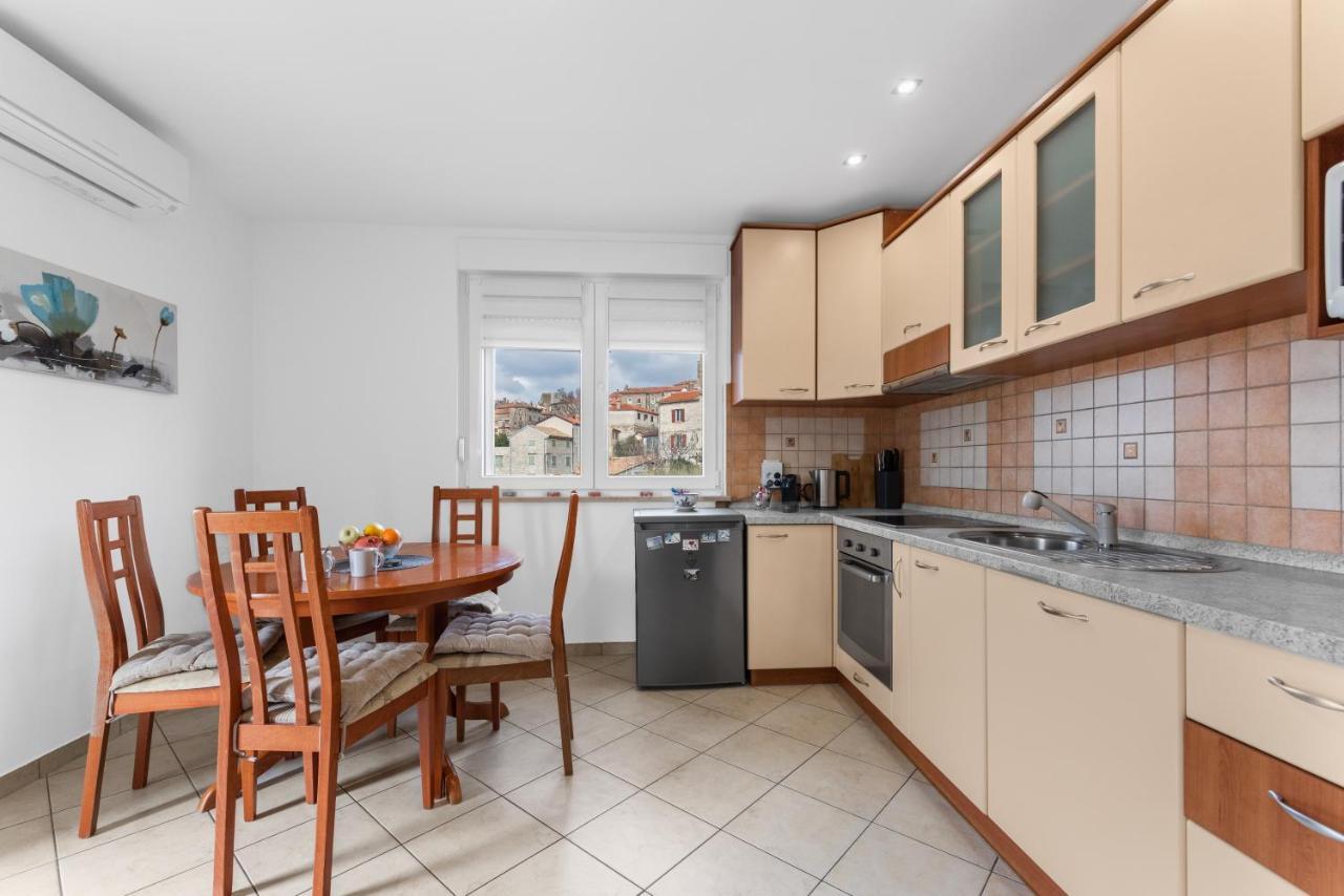 Apartment Mdm Buje Eksteriør billede